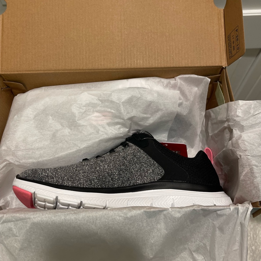 NEW Sketchers Flex Appeal 4.0 tennis shoes. Size 6.5. - Picture 2 of 5